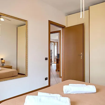La Terrazza Sul - Mit Terrasse Mit Seeblick By Interhome Apartment