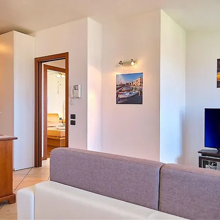 La Terrazza Sul - Mit Terrasse Mit Seeblick By Interhome Appartement