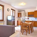 شقة La Terrazza Sul - Mit Terrasse Mit Seeblick By Interhome *